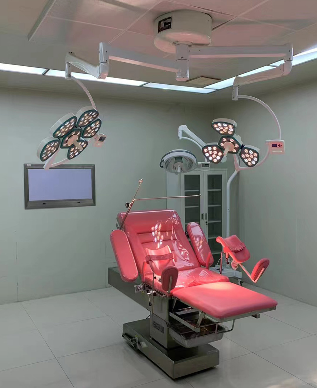 Gynecological operating room